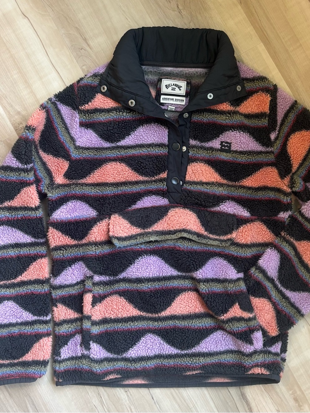 Billabong Woman’s Sherpa Pullover - good condition - size L